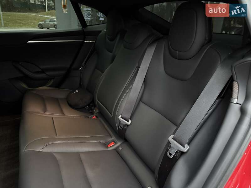 Лифтбек Tesla Model S 2021 в Львове