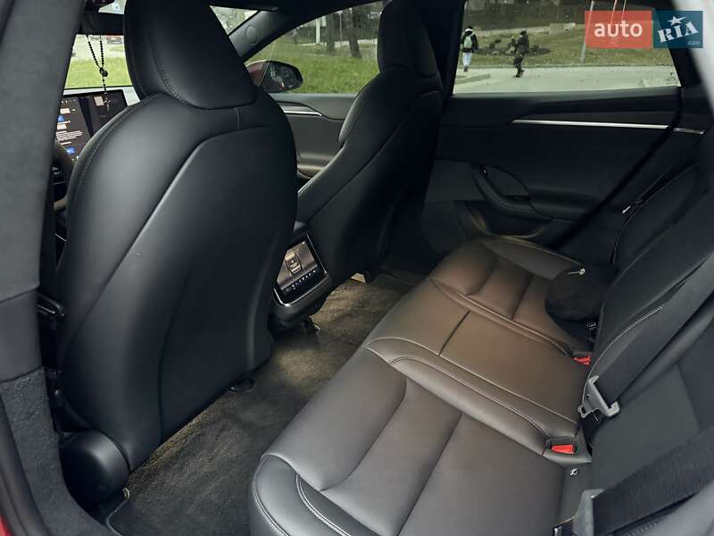 Лифтбек Tesla Model S 2021 в Львове