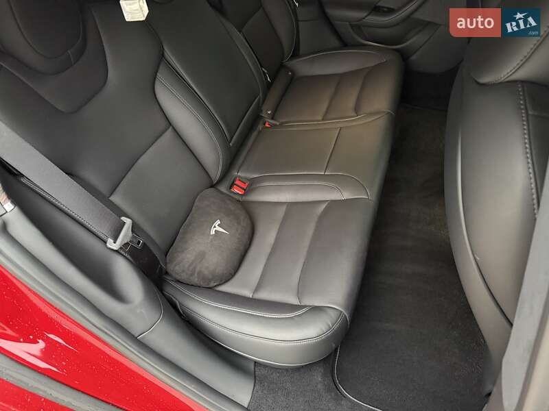 Лифтбек Tesla Model S 2021 в Львове