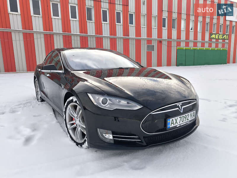 Ліфтбек Tesla Model S 2014 в Харкові