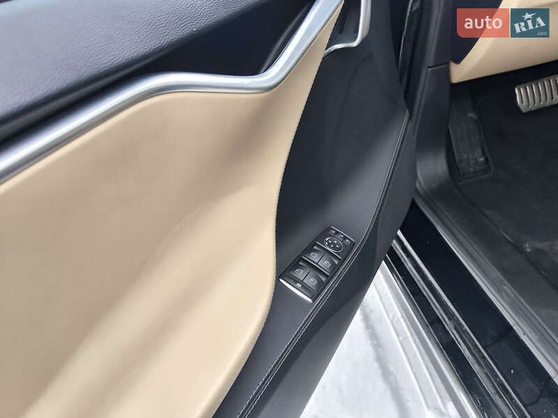 Ліфтбек Tesla Model S 2014 в Харкові