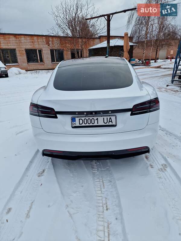 Лифтбек Tesla Model S 2023 в Одессе