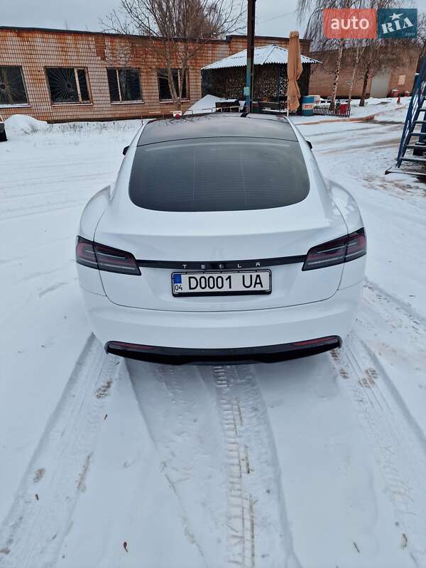 Лифтбек Tesla Model S 2023 в Одессе