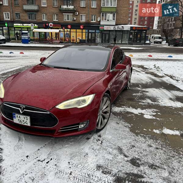 Ліфтбек Tesla Model S 2014 в Києві