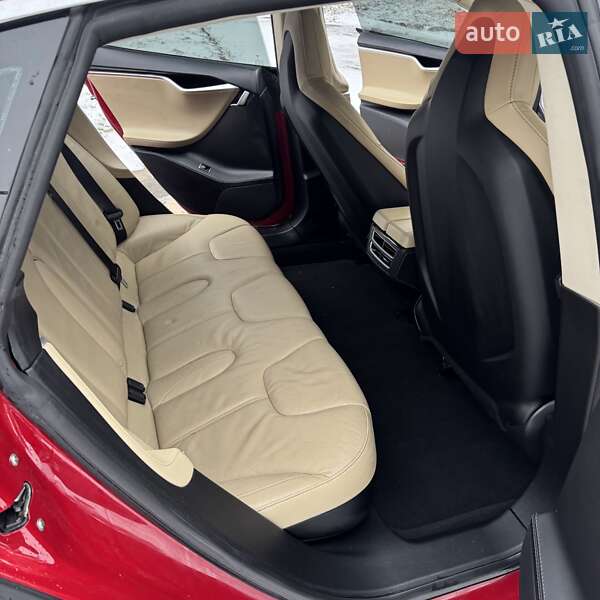 Ліфтбек Tesla Model S 2014 в Києві