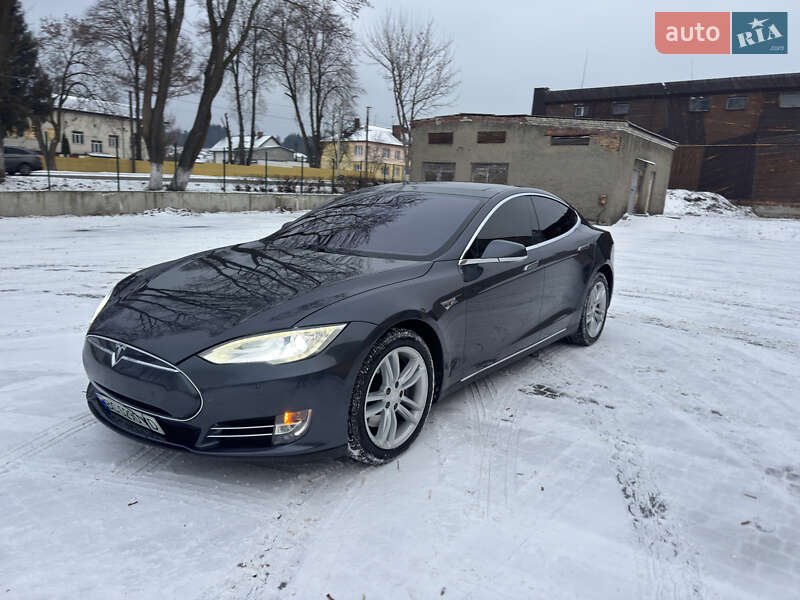 Tesla Model S 2016