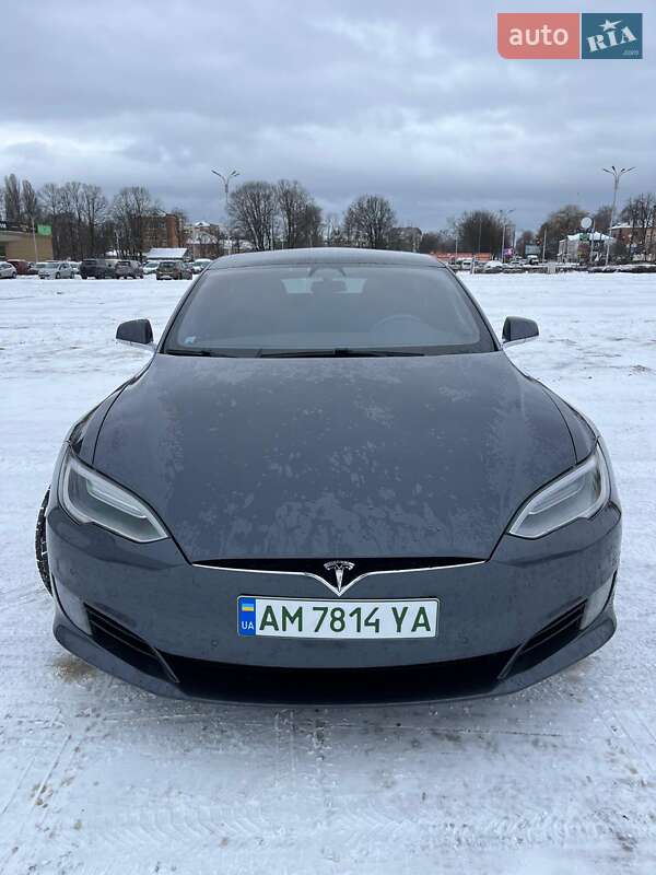 Лифтбек Tesla Model S 2017 в Житомире