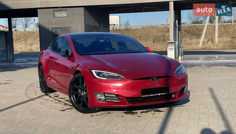 Ліфтбек Tesla Model S 2017 в Львові