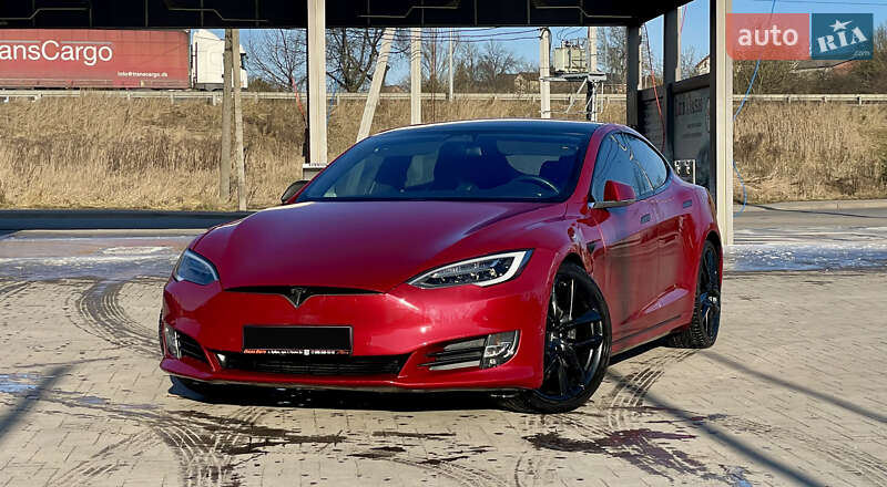 Ліфтбек Tesla Model S 2017 в Львові
