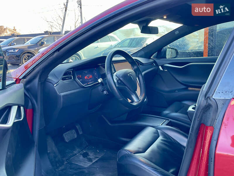 Ліфтбек Tesla Model S 2017 в Львові