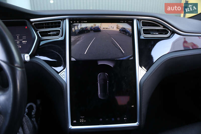 Лифтбек Tesla Model S 2018 в Киеве