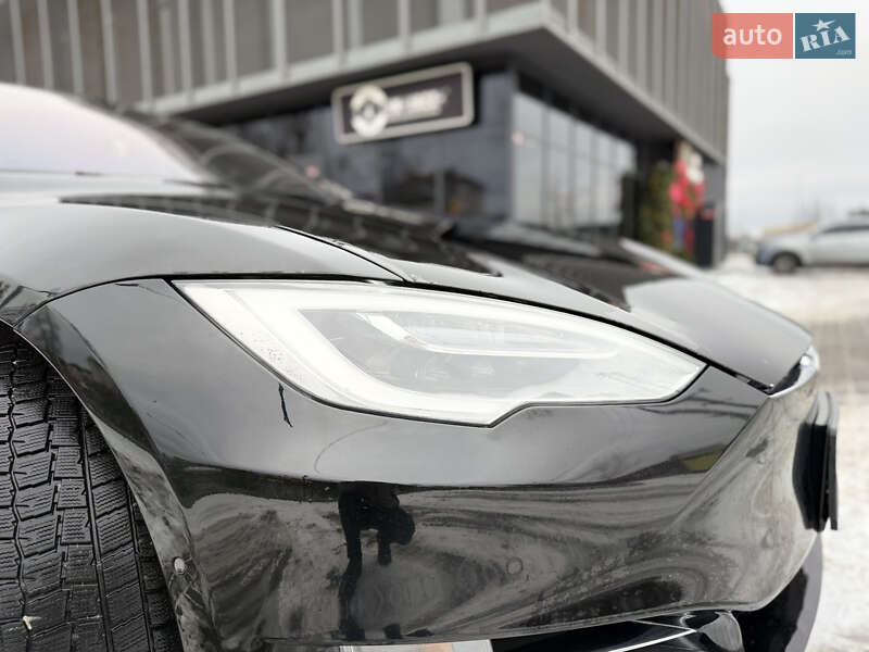 Лифтбек Tesla Model S 2017 в Киеве