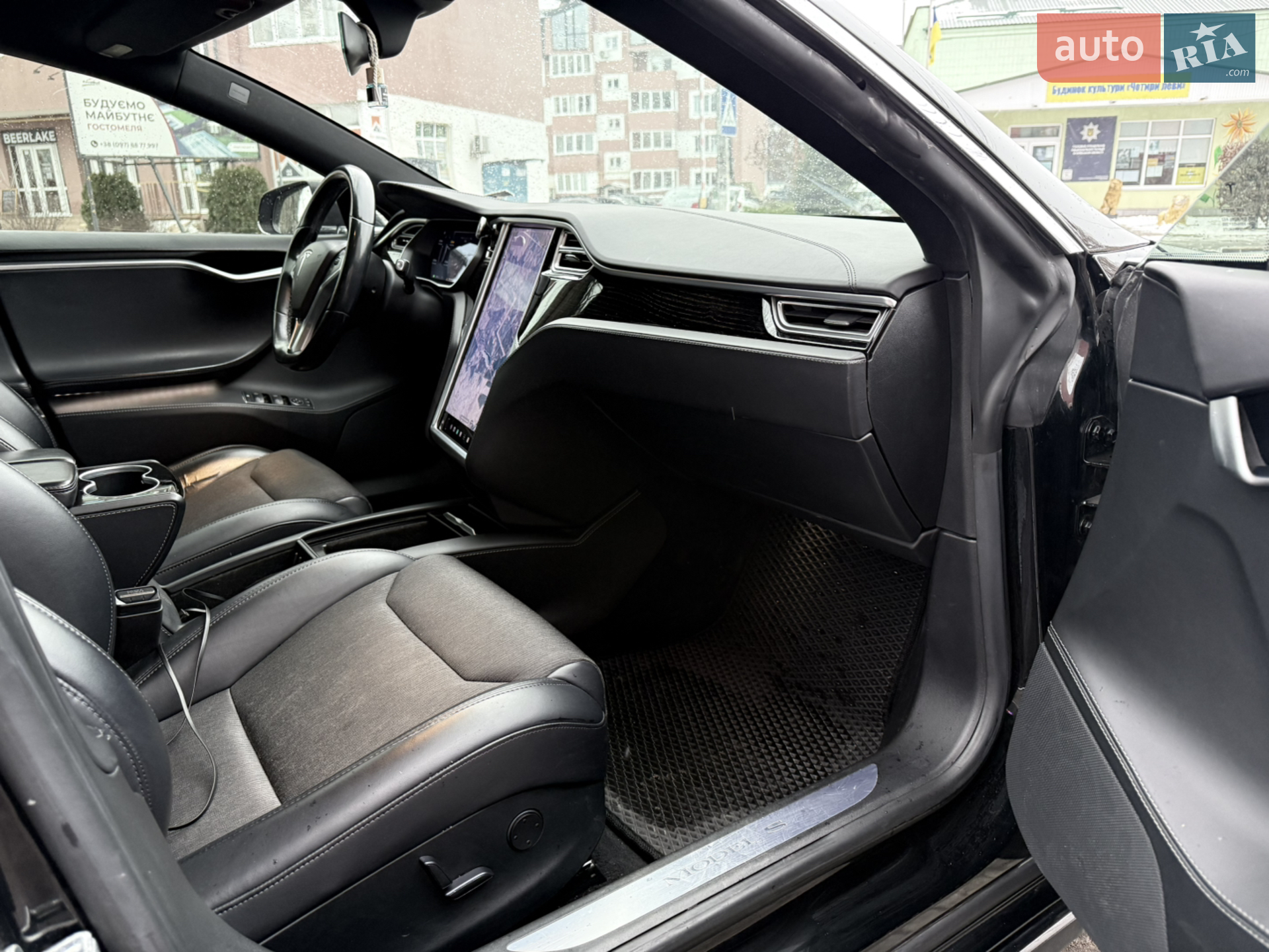 Tesla Model S 2017 VIN 5YJSA1E14HF209722 фото оголошення 28 з 99