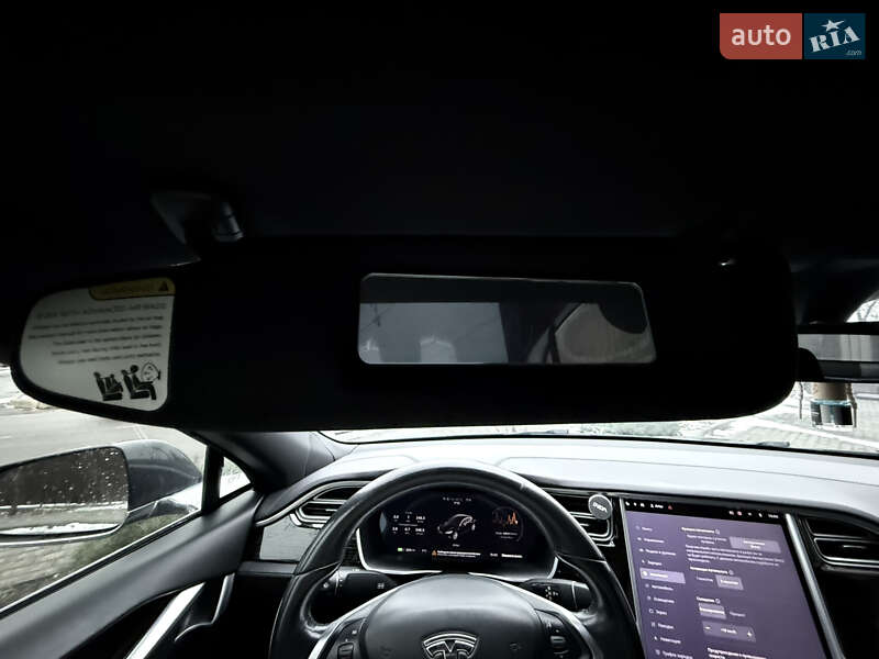 Лифтбек Tesla Model S 2017 в Киеве
