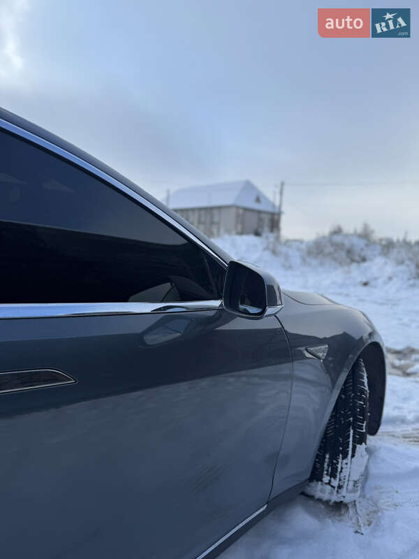 Лифтбек Tesla Model S 2013 в Долине фото 9 Лифтбек Tesla Model S 2013 в Долине