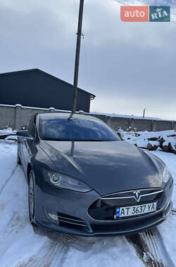 Ліфтбек Tesla Model S 2013 в Долині