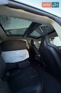 Ліфтбек Tesla Model S 2013 в Чернівцях