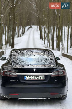 Лифтбек Tesla Model S 2015 в Луцке
