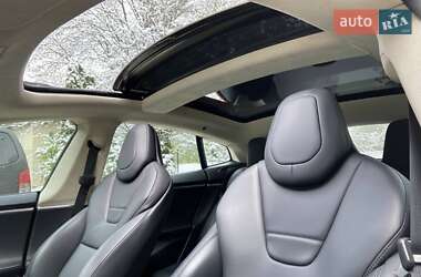 Ліфтбек Tesla Model S 2017 в Чернівцях