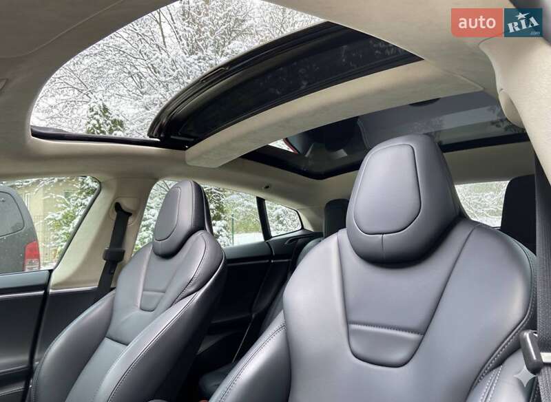 Лифтбек Tesla Model S 2017 в Черновцах