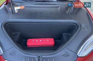 Ліфтбек Tesla Model S 2017 в Чернівцях