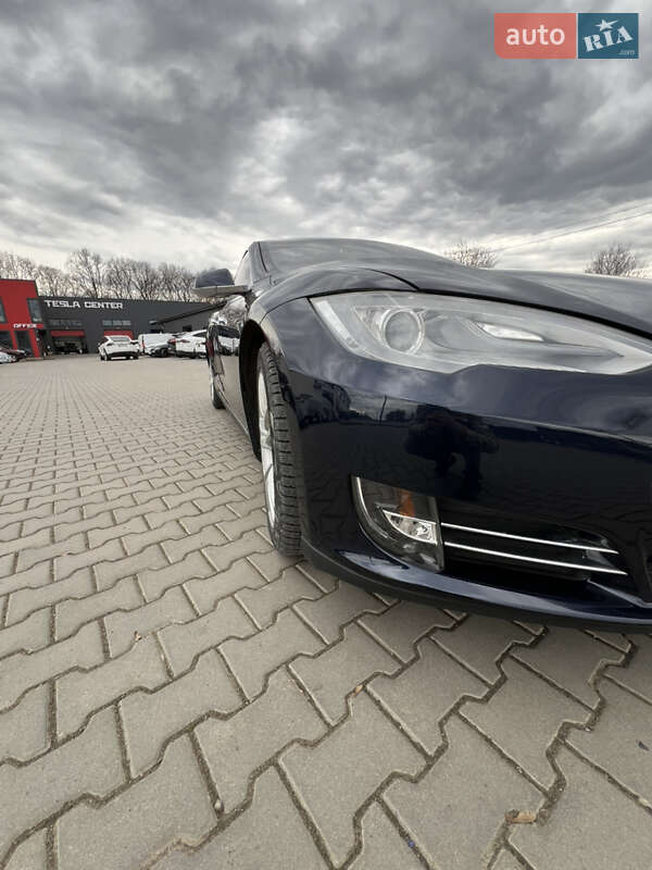 Лифтбек Tesla Model S 2013 в Черновцах