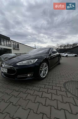 Лифтбек Tesla Model S 2013 в Черновцах