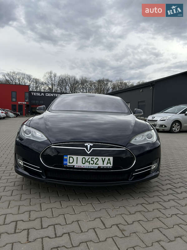 Лифтбек Tesla Model S 2013 в Черновцах