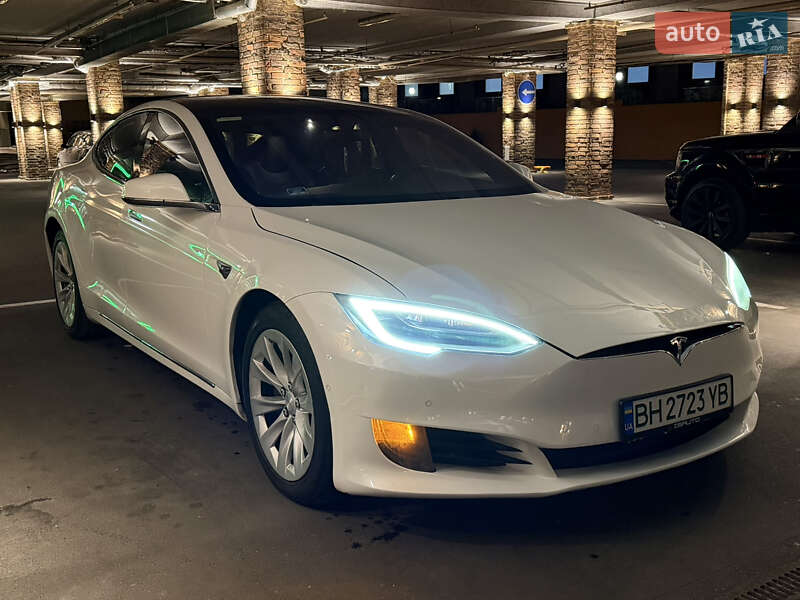 Ліфтбек Tesla Model S 2017 в Одесі фото Ліфтбек Tesla Model S 2017 в Одесі