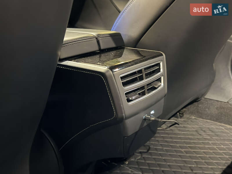 Ліфтбек Tesla Model S 2017 в Одесі фото 15 Ліфтбек Tesla Model S 2017 в Одесі