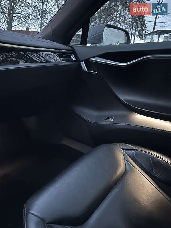 Лифтбек Tesla Model S 2016 в Одессе