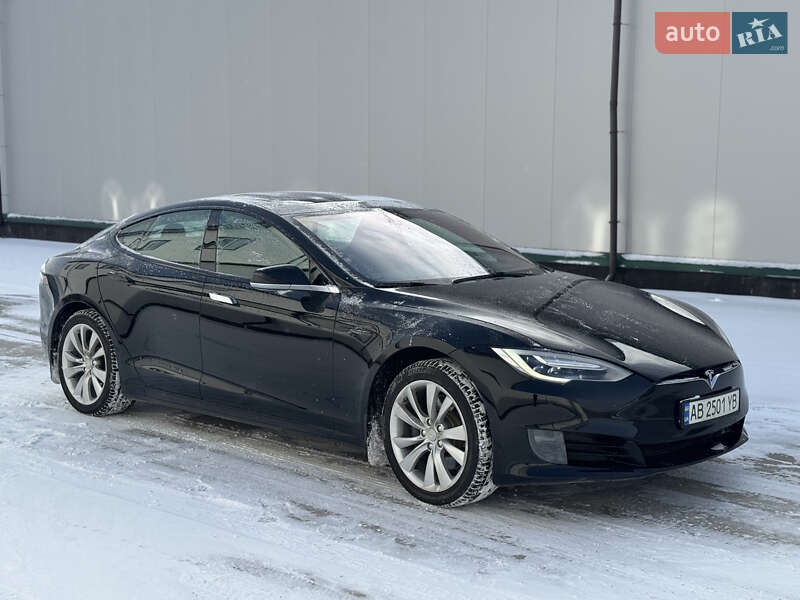 Ліфтбек Tesla Model S 2017 в Вінниці