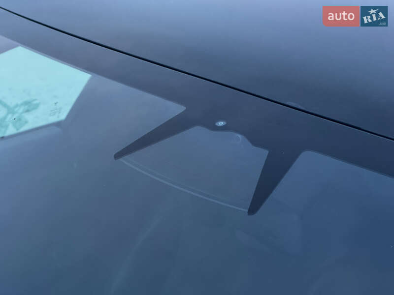 Ліфтбек Tesla Model S 2018 в Львові фото 17 Ліфтбек Tesla Model S 2018 в Львові