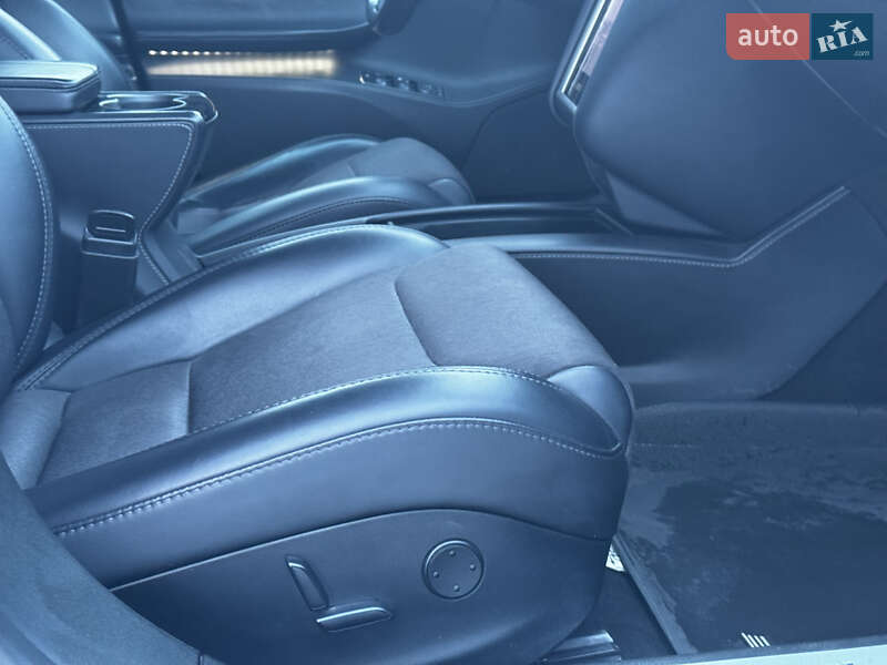 Ліфтбек Tesla Model S 2018 в Львові фото 29 Ліфтбек Tesla Model S 2018 в Львові