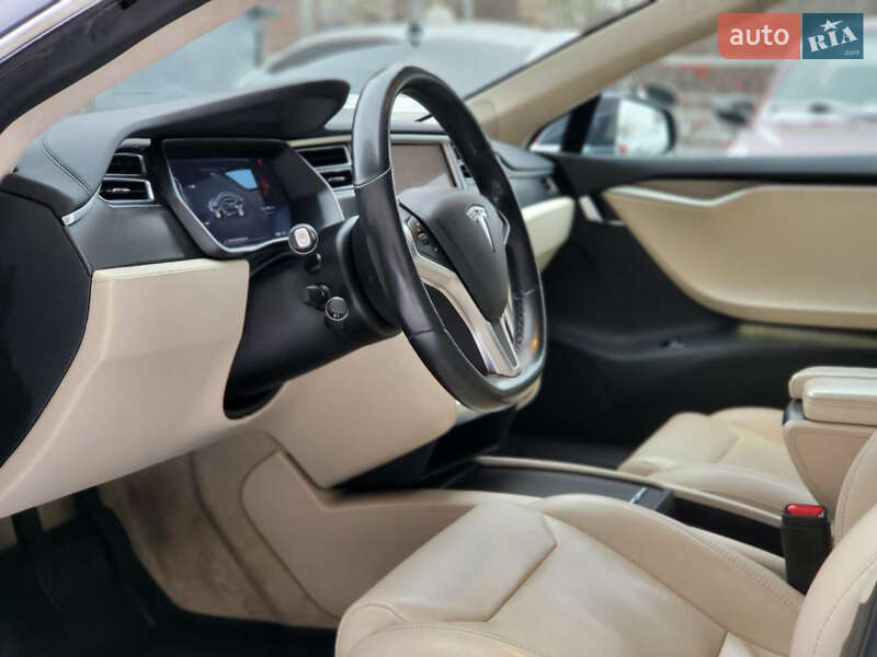 Ліфтбек Tesla Model S 2017 в Києві фото 10 Ліфтбек Tesla Model S 2017 в Києві