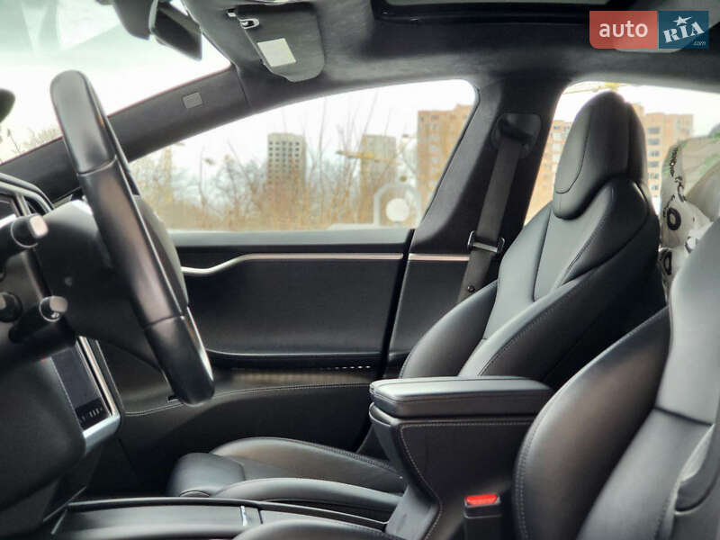 Ліфтбек Tesla Model S 2017 в Києві фото 15 Ліфтбек Tesla Model S 2017 в Києві