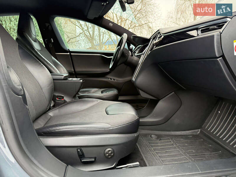 Лифтбек Tesla Model S 2013 в Луцке