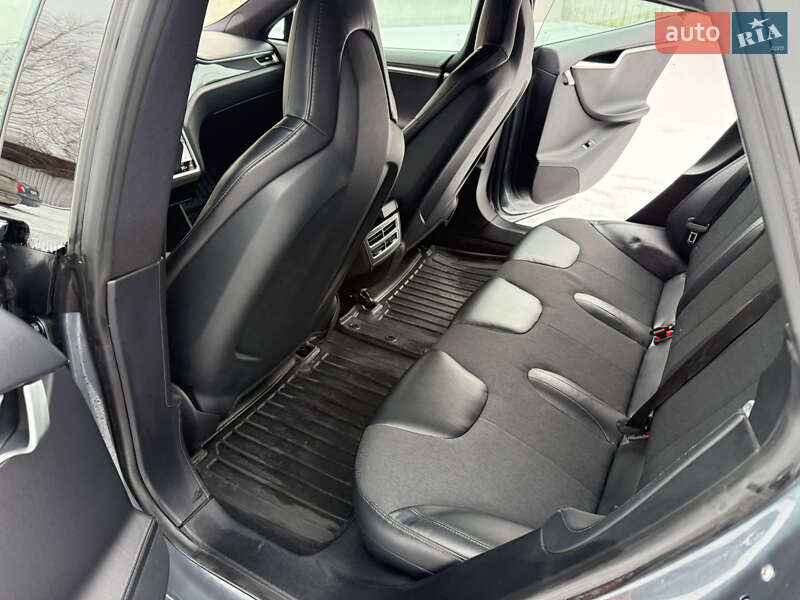 Лифтбек Tesla Model S 2013 в Луцке