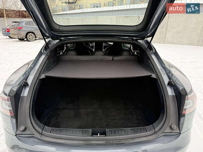 Лифтбек Tesla Model S 2013 в Луцке