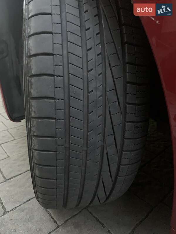 Лифтбек Tesla Model S 2016 в Львове