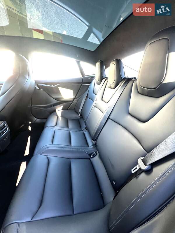 Лифтбек Tesla Model S 2019 в Одессе