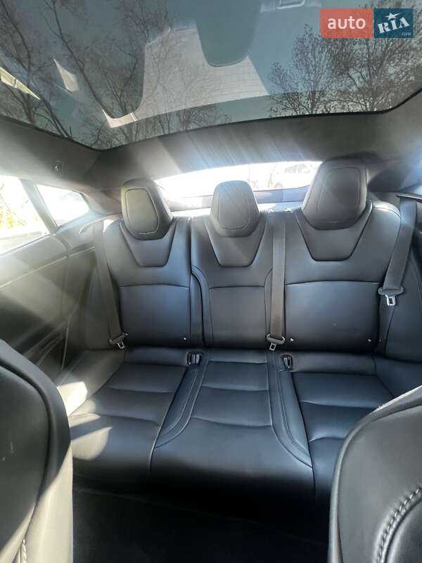 Лифтбек Tesla Model S 2019 в Одессе