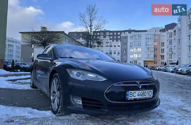 Лифтбек Tesla Model S 2015 в Львове