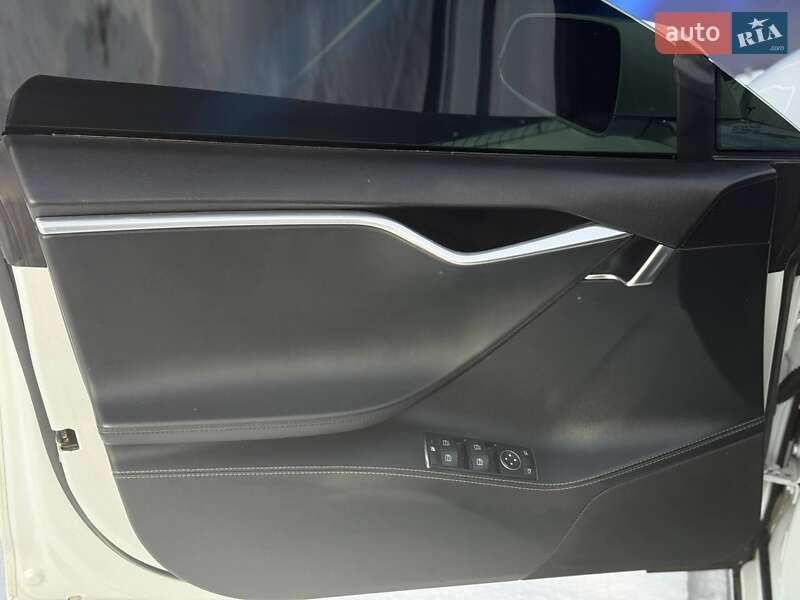 Лифтбек Tesla Model S 2013 в Запорожье