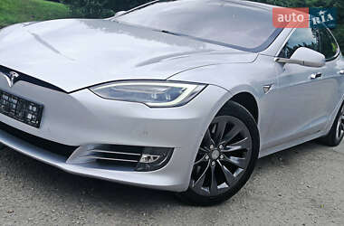 Ліфтбек Tesla Model S 2017 в Івано-Франківську