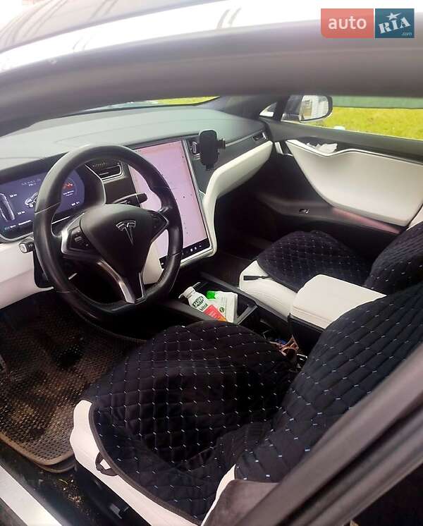 Лифтбек Tesla Model S 2017 в Киеве