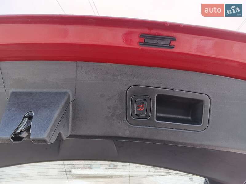 Лифтбек Tesla Model S 2017 в Киеве