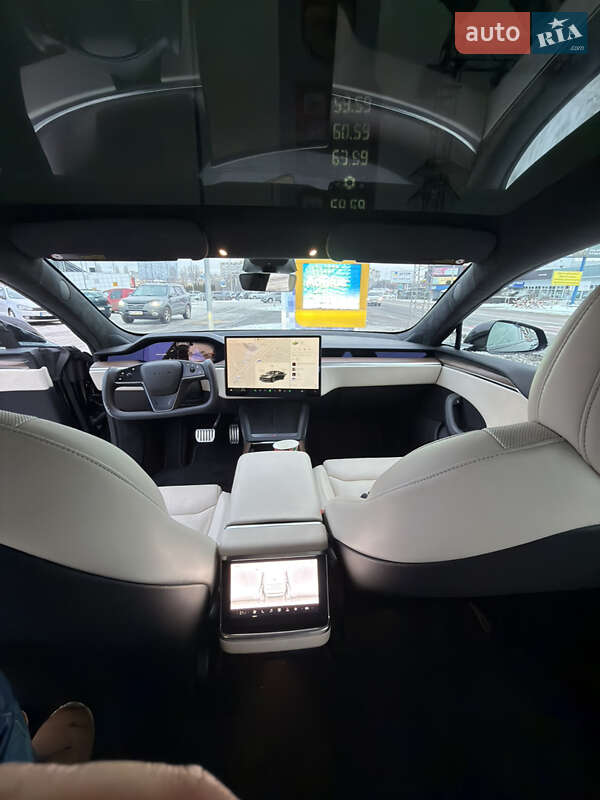 Лифтбек Tesla Model S 2022 в Киеве