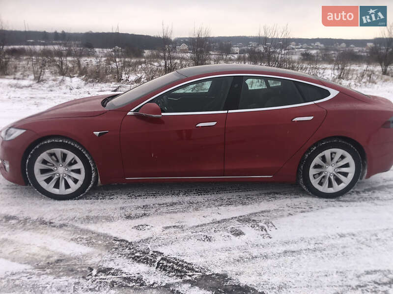 Лифтбек Tesla Model S 2018 в Виннице