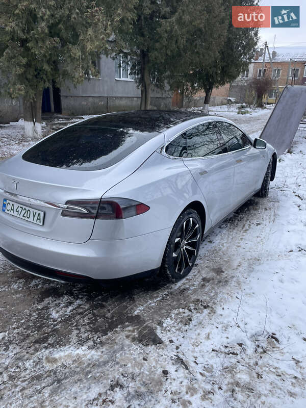 Лифтбек Tesla Model S 2013 в Жашкове